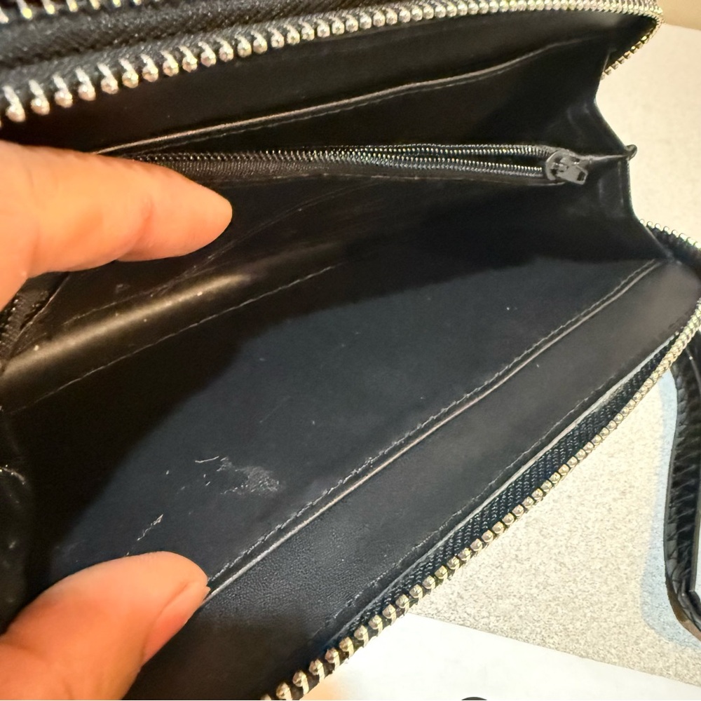 Black Patent Quilted‎ Wristlet - Picture 14 of 16